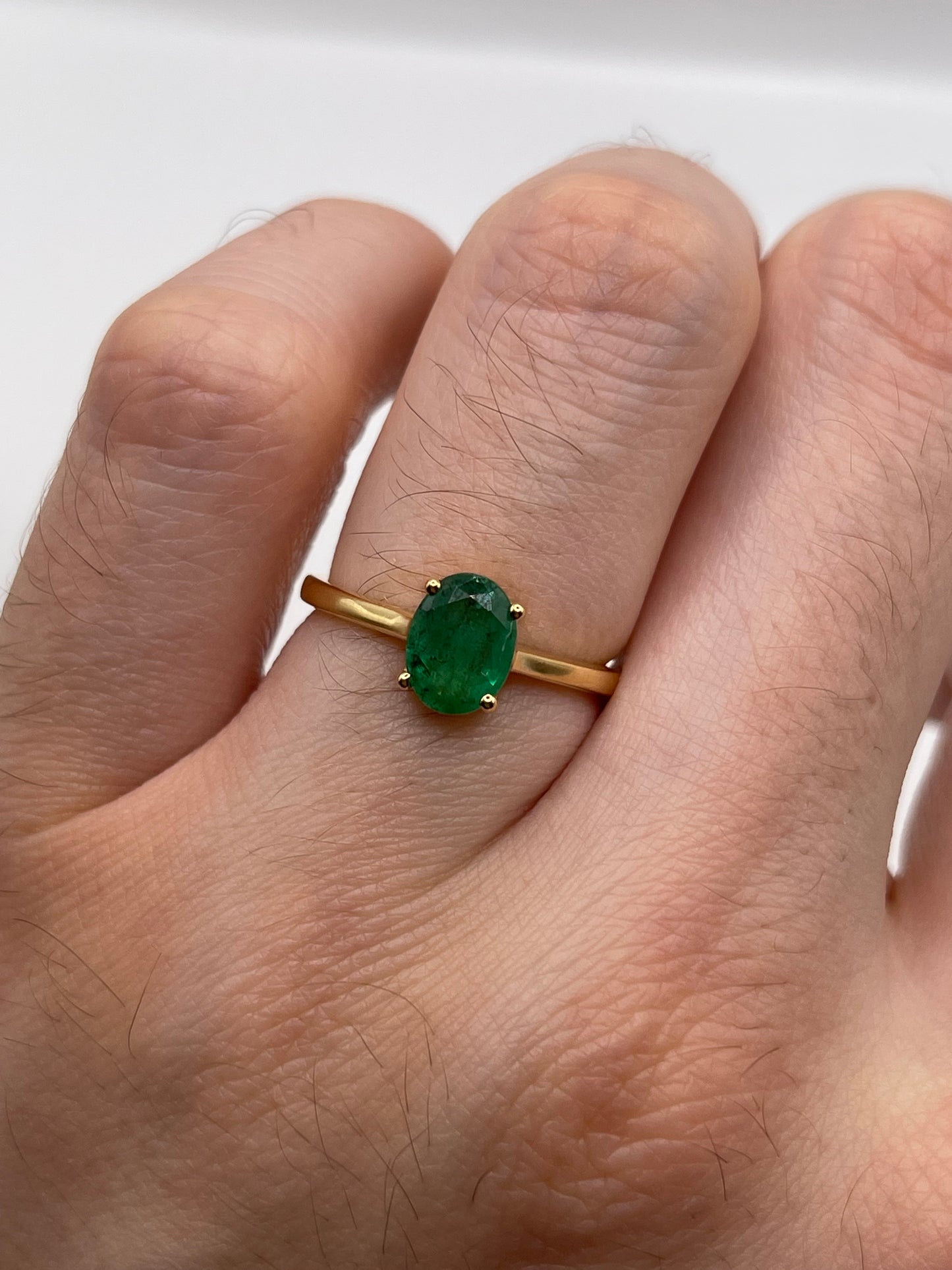 18ct gold emerald ring