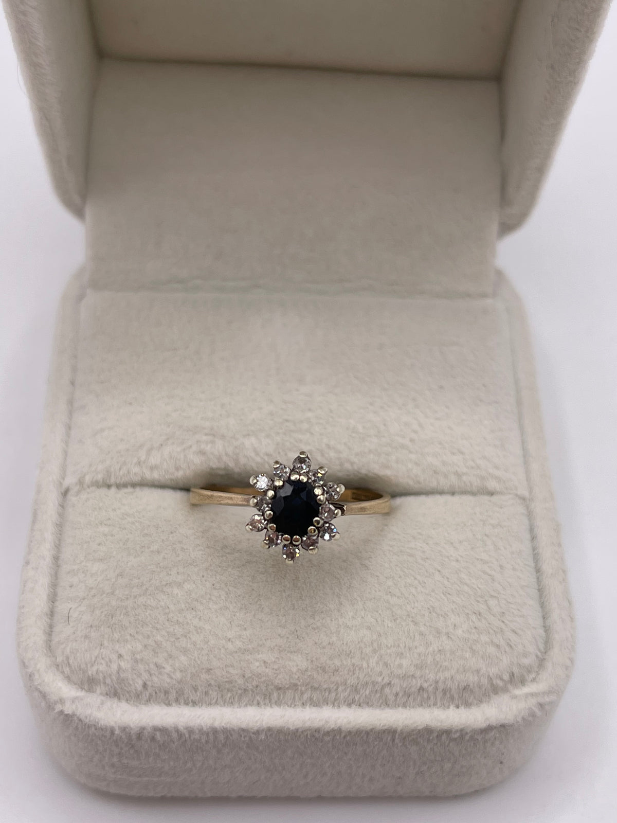 9ct gold sapphire and diamond ring