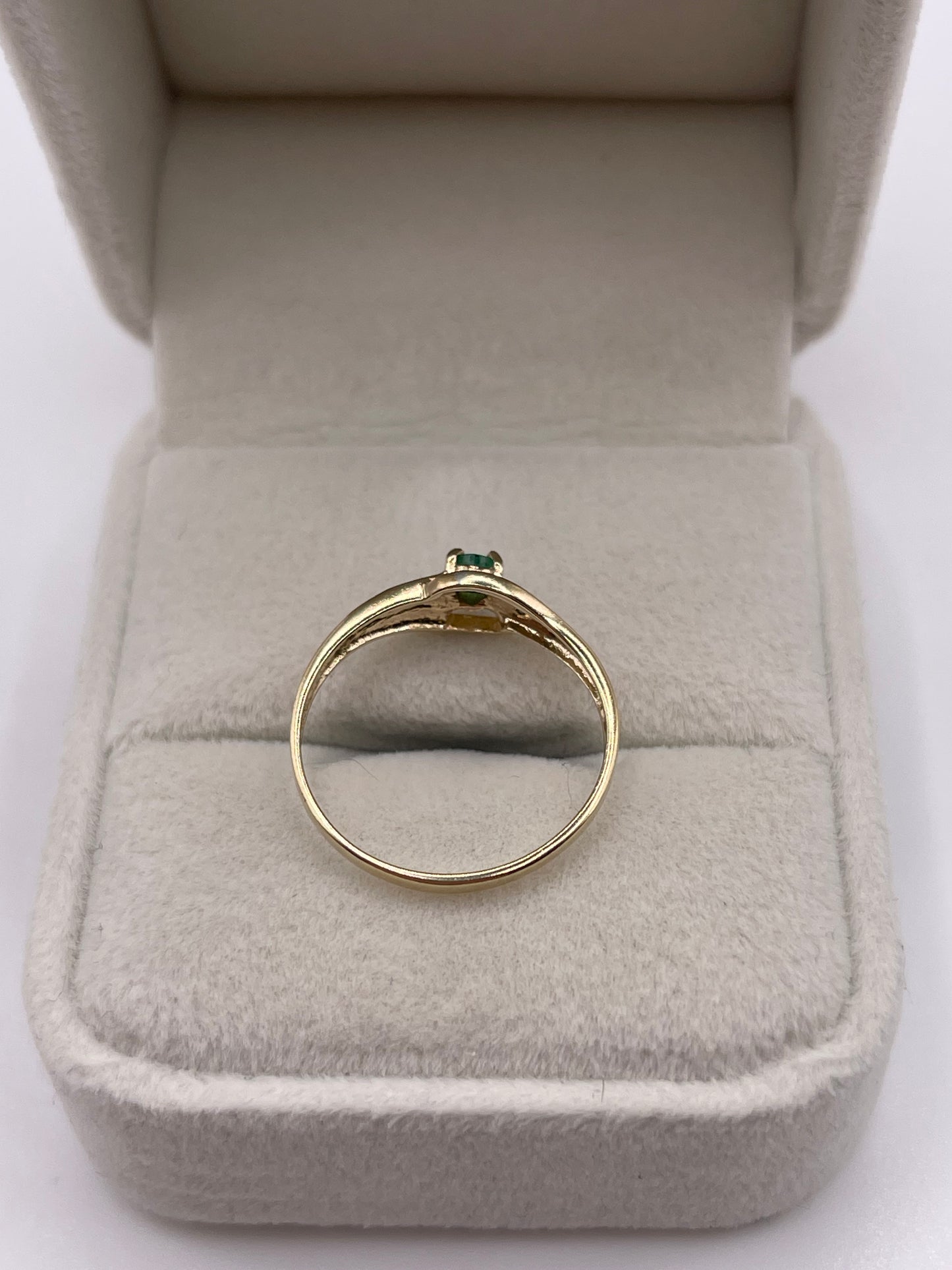 9ct gold emerald and diamond ring