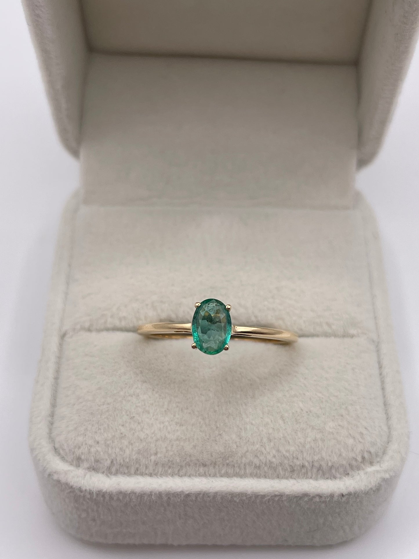 9ct gold emerald ring