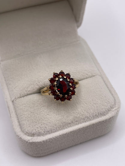9ct gold garnet cluster ring
