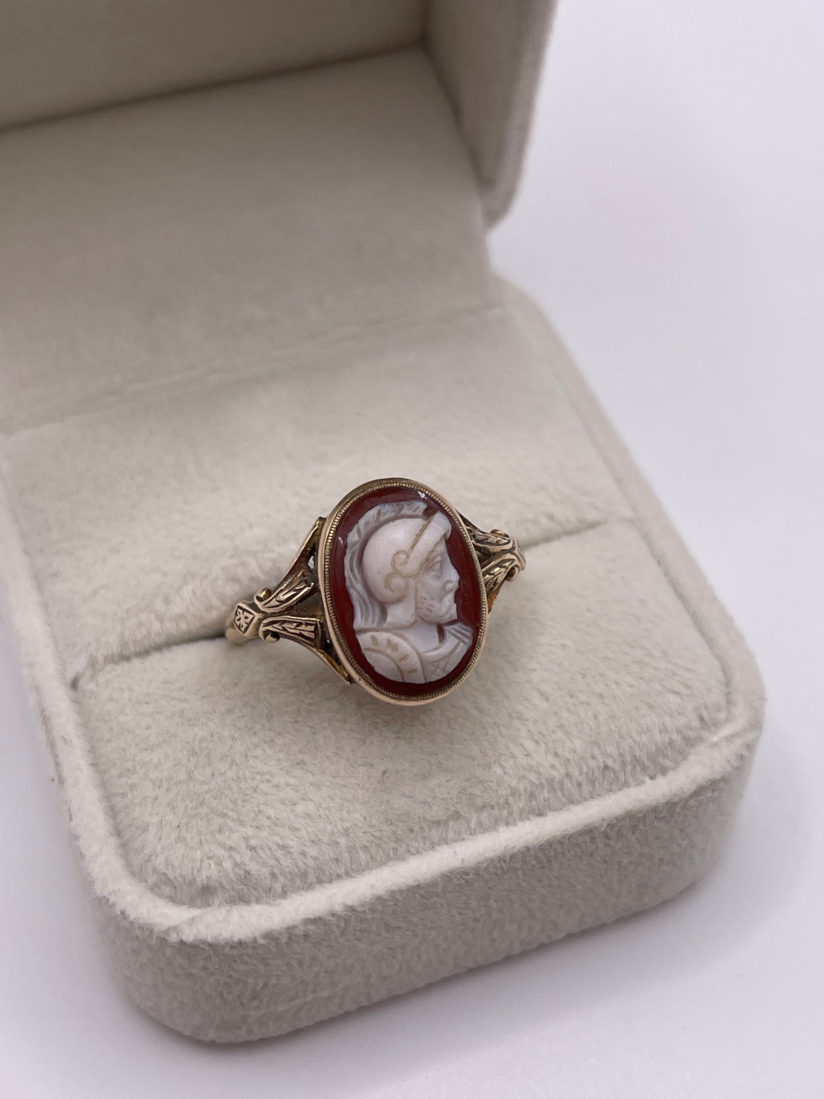 9ct gold cameo ring