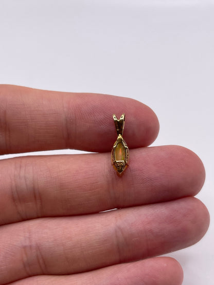 9ct gold opal and zircon pendant