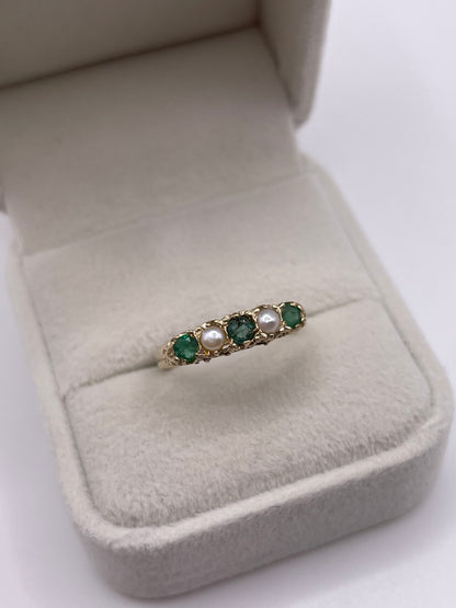 9ct gold emerald and pearl ring