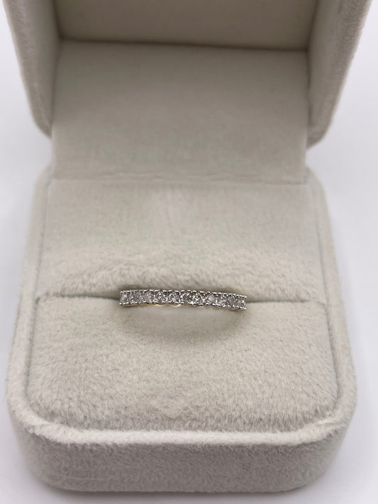 9ct gold diamond ring