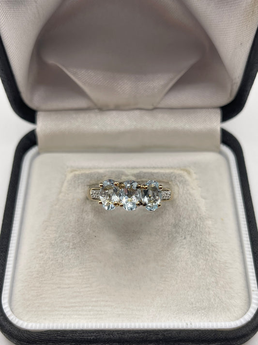 9ct gold topaz and diamond ring