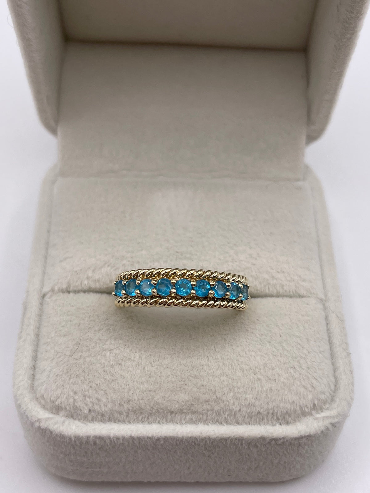 9ct gold blue apatite ring