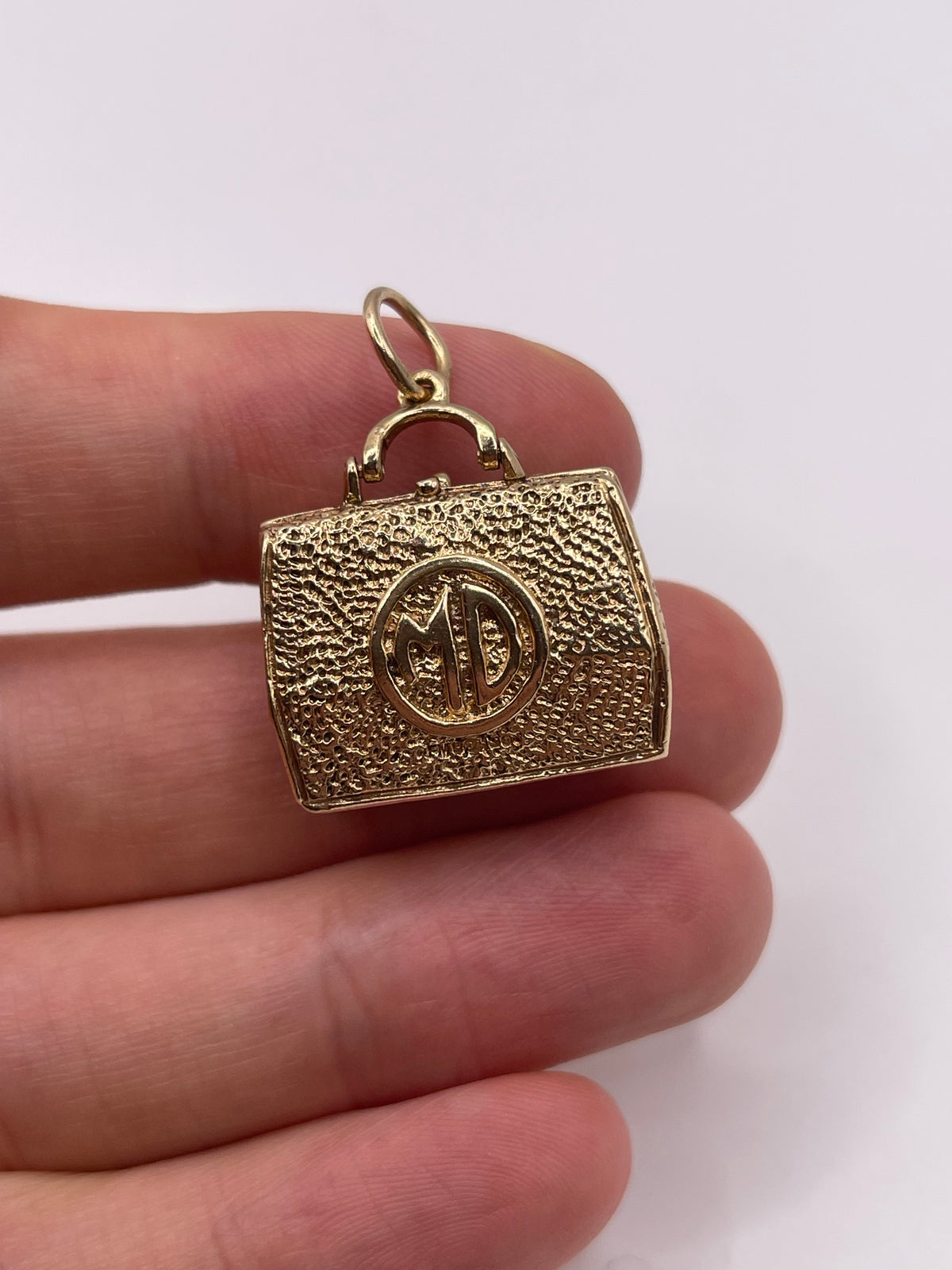 Heavy 9ct gold doctors bag charm