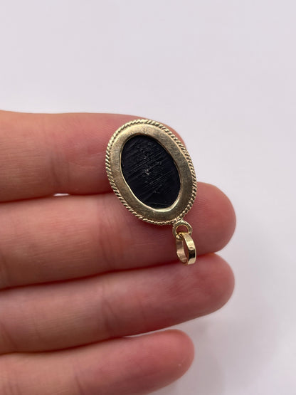 9ct gold blue John pendant