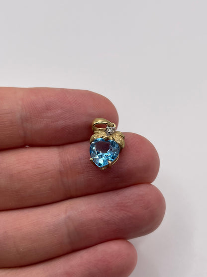 9ct gold topaz and diamond pendant