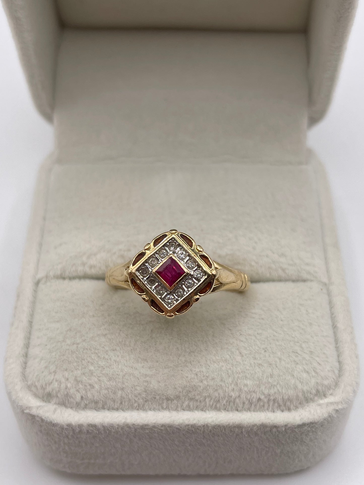 14ct gold ruby and diamond ring