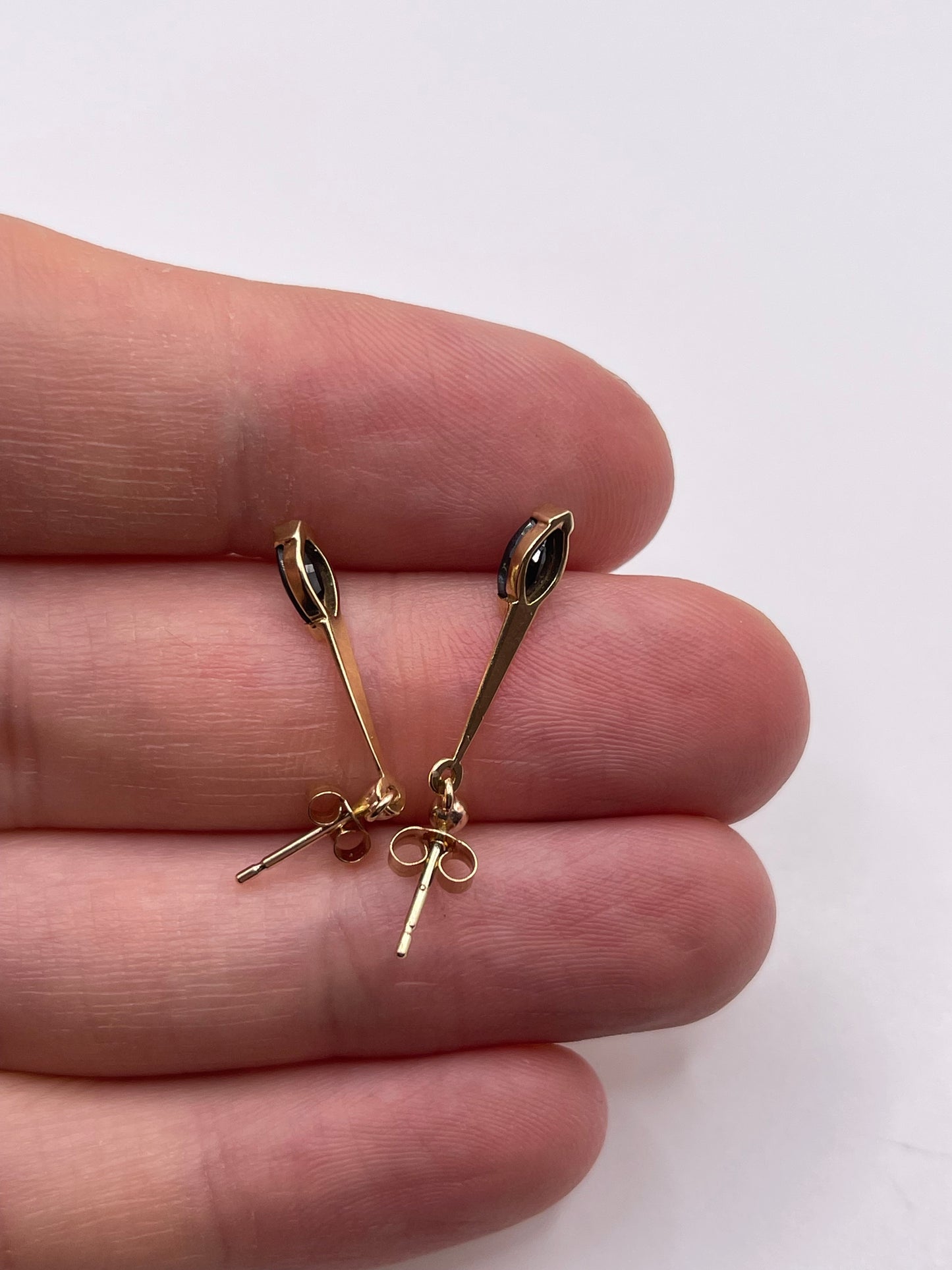 9ct gold sapphire earrings