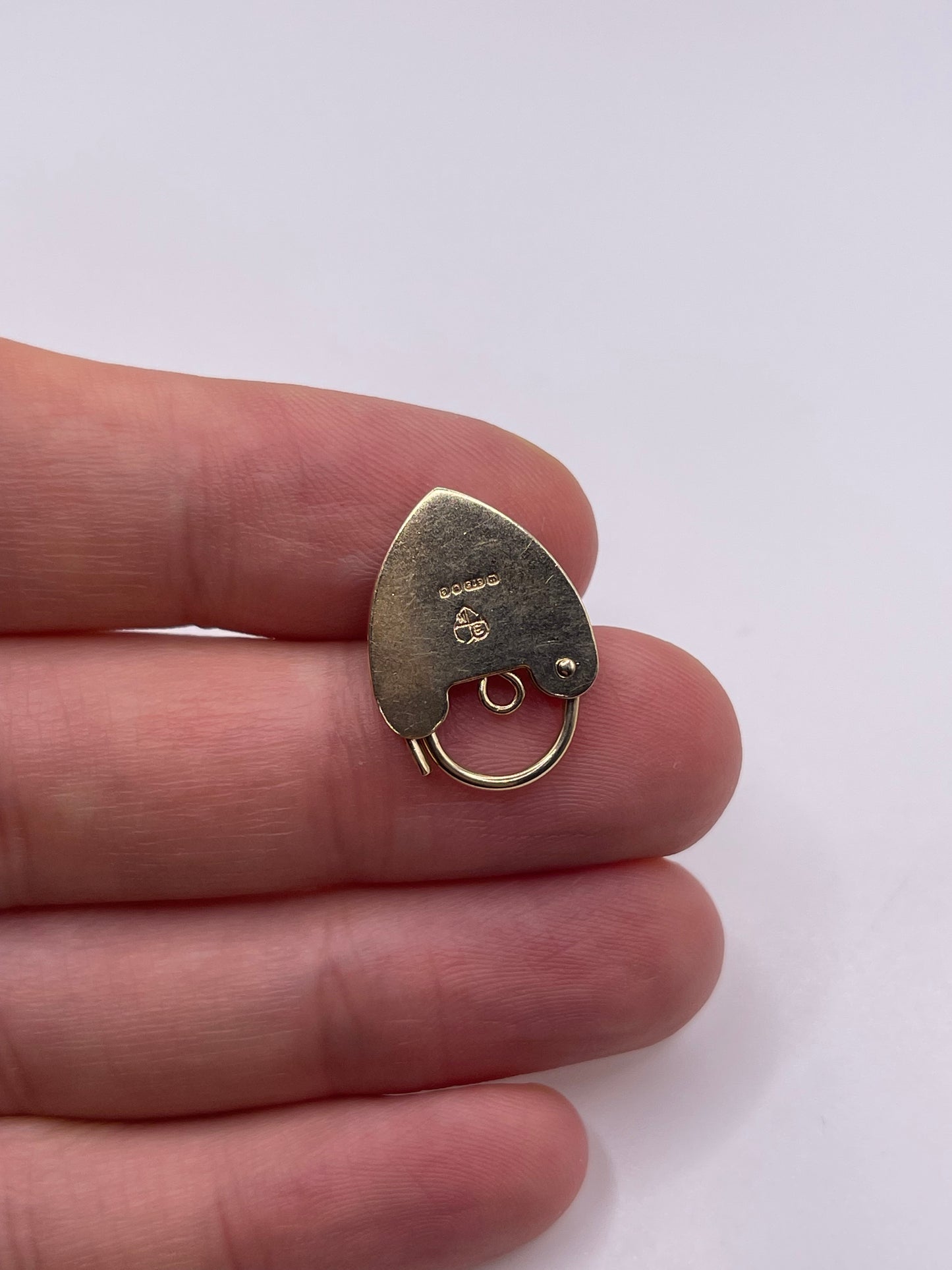 9ct gold padlock 8