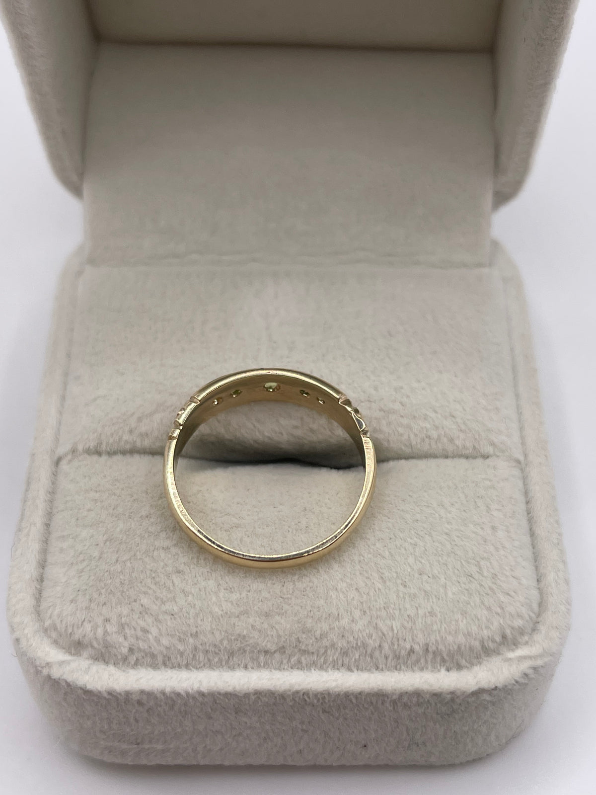 9ct gold peridot gypsy ring