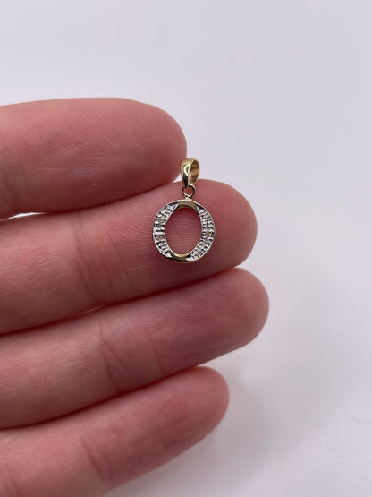 9ct gold diamond initial O pendant