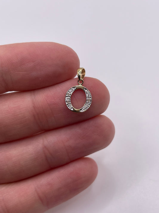 9ct gold diamond initial O pendant