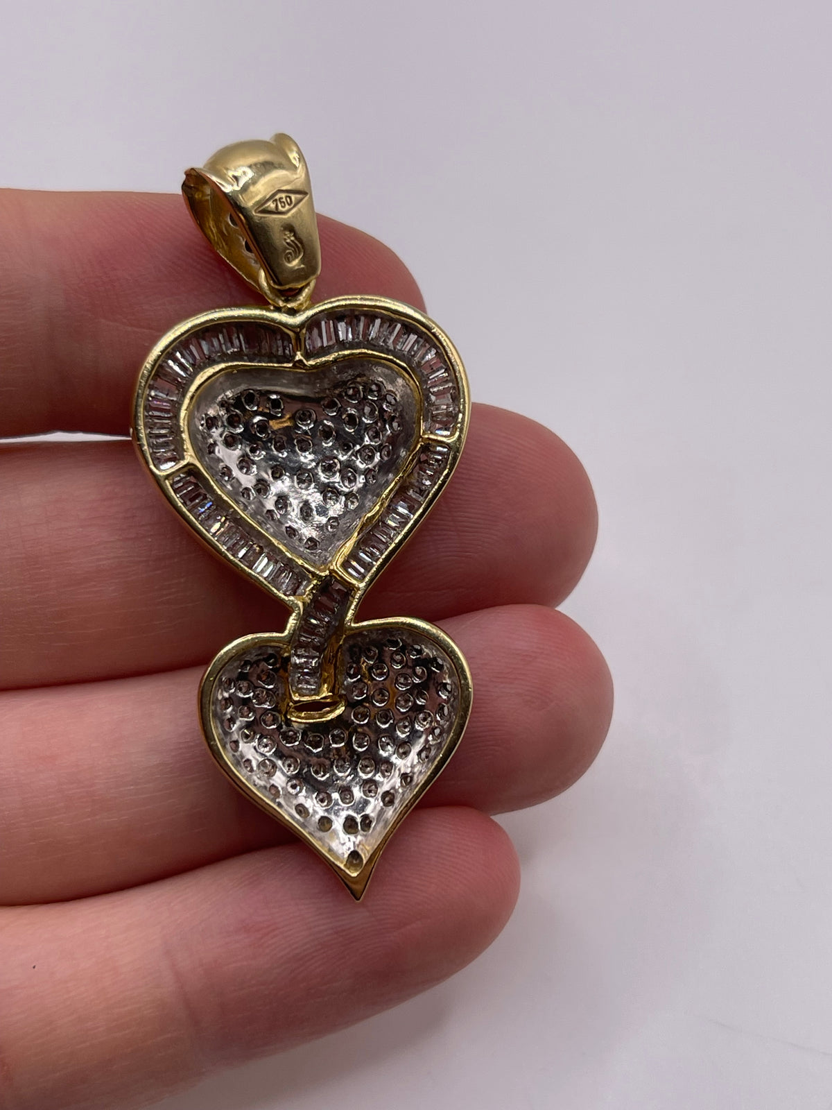 Heavy 18ct gold diamond cluster pendant