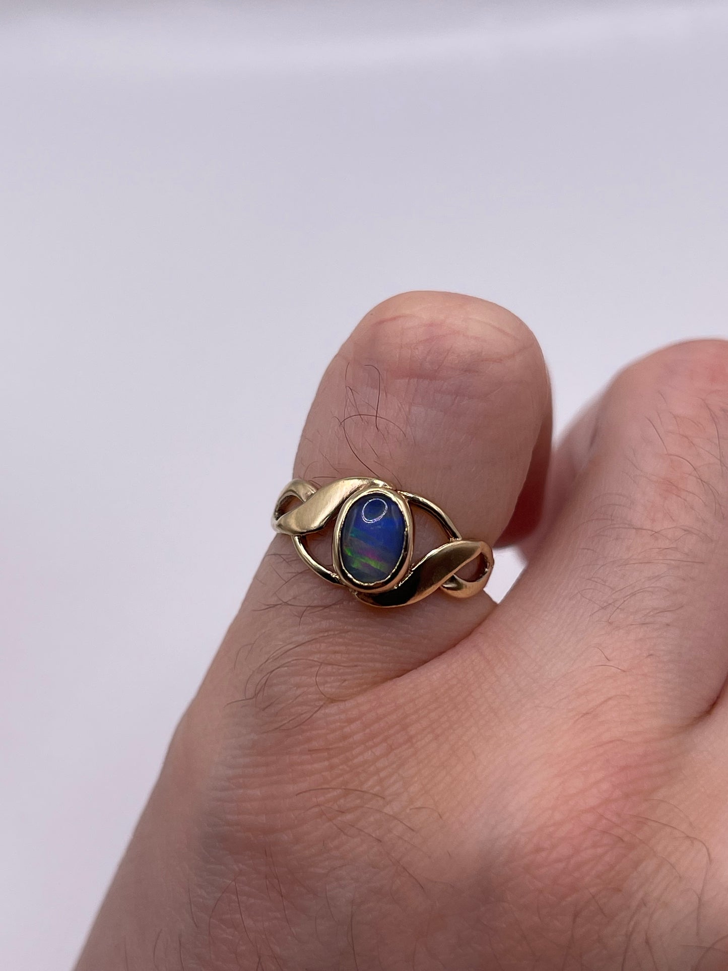 9ct gold opal triplet ring
