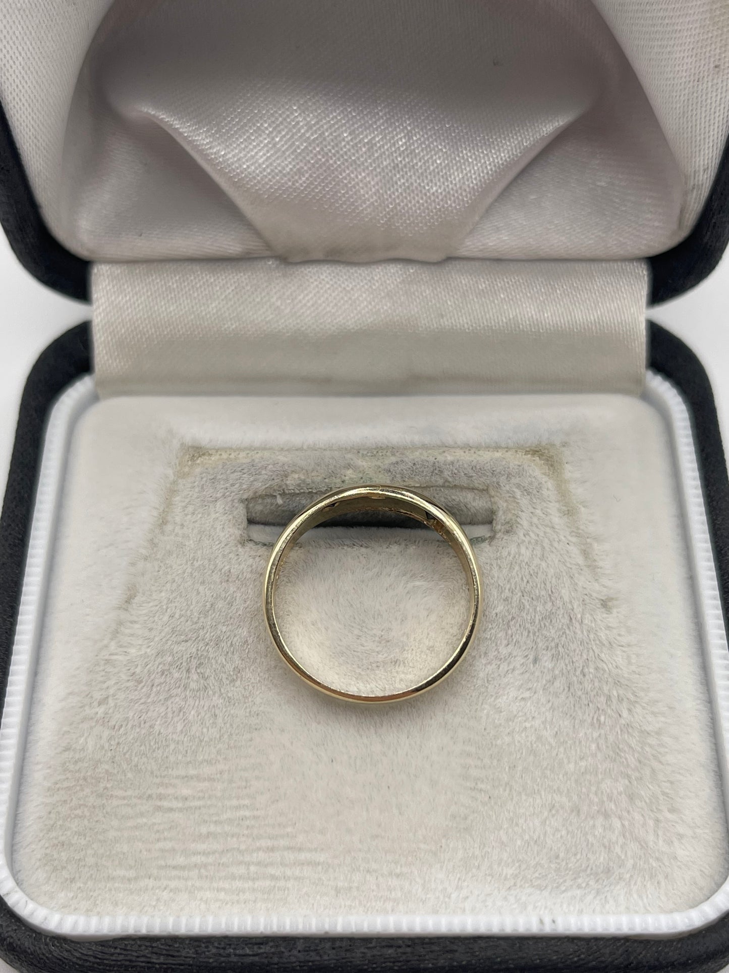 9ct gold sapphire and diamond gypsy ring