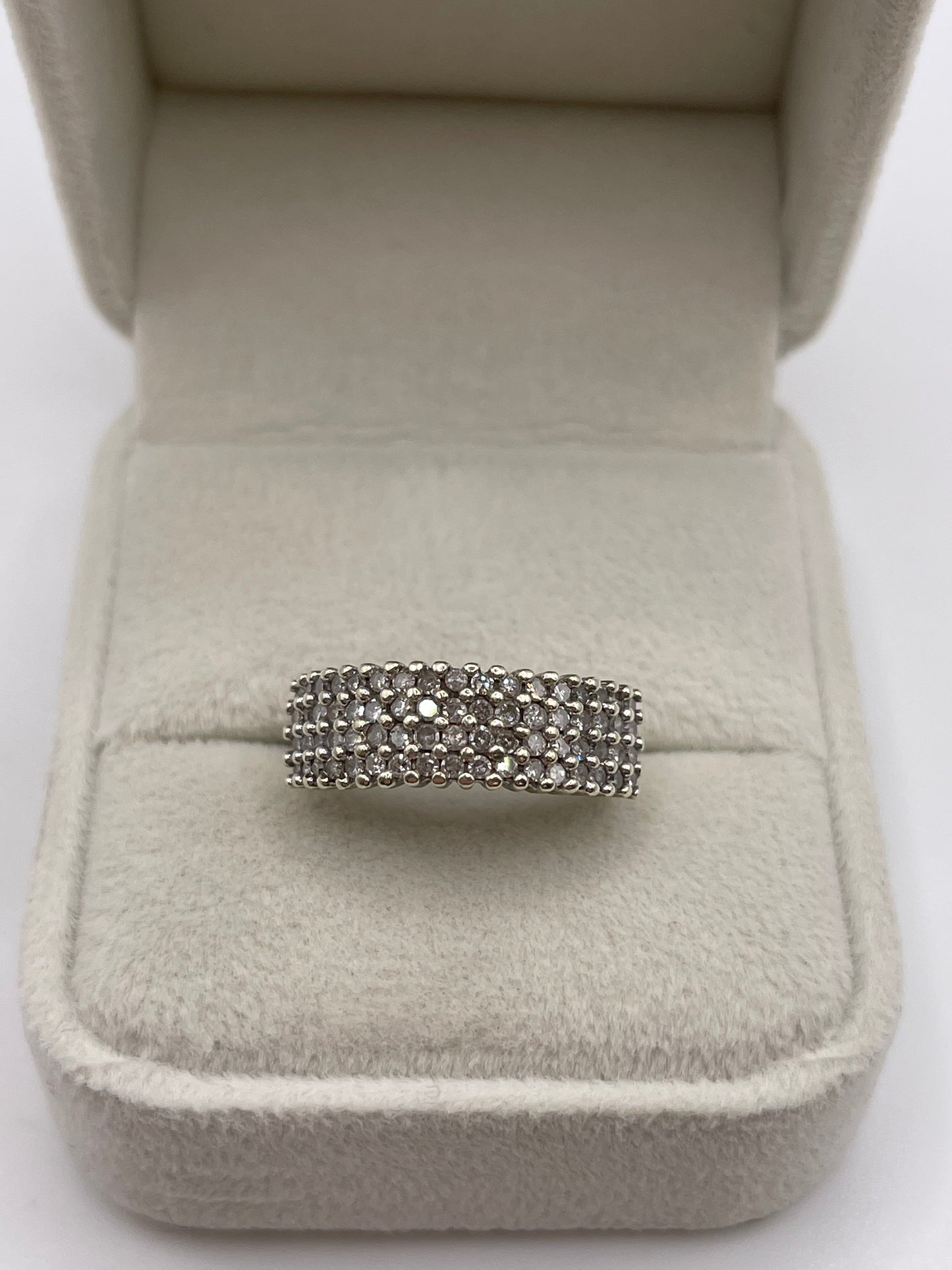 9ct white gold 1.75ct diamond cluster ring