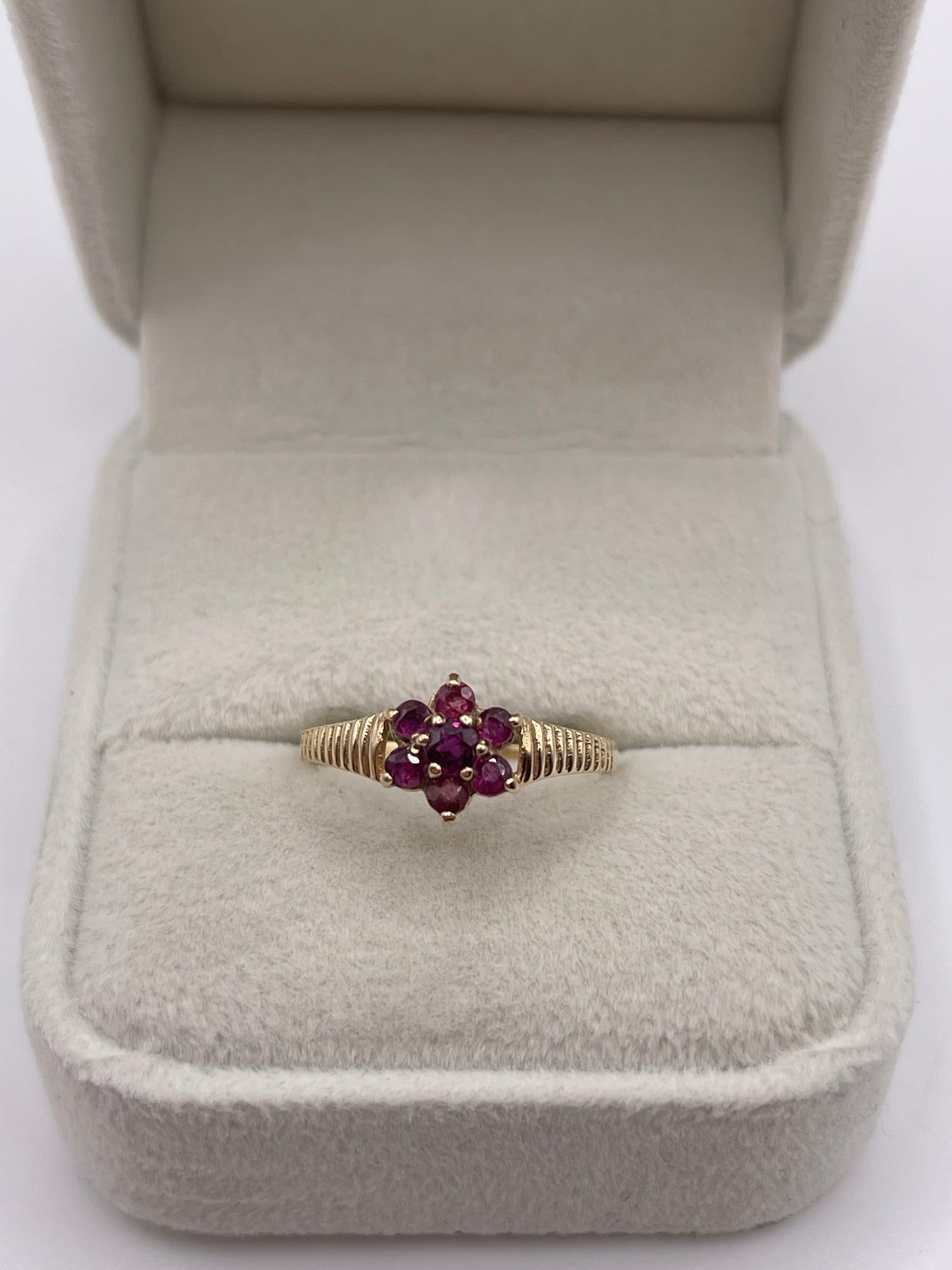 9ct gold ruby cluster ring