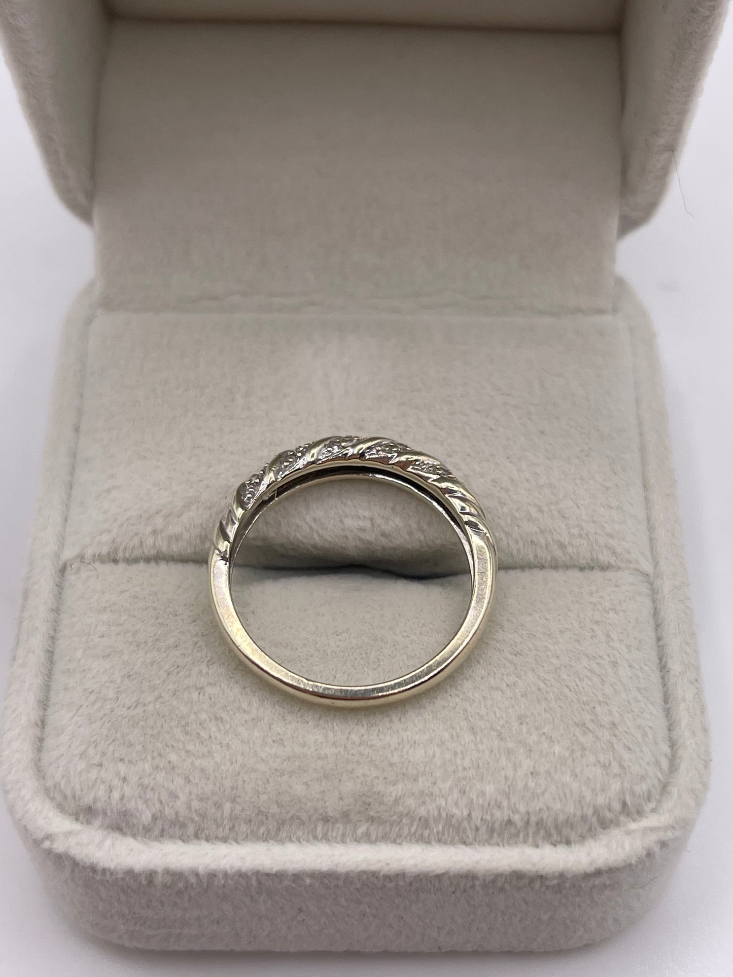 9ct white gold diamond cluster ring