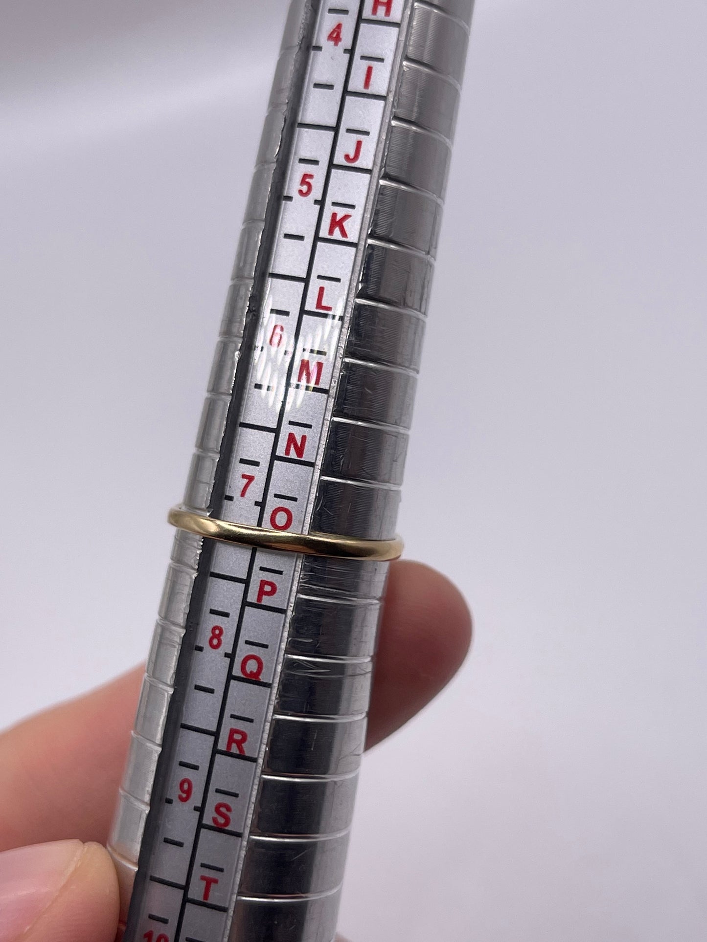 9ct gold emerald and diamond ring