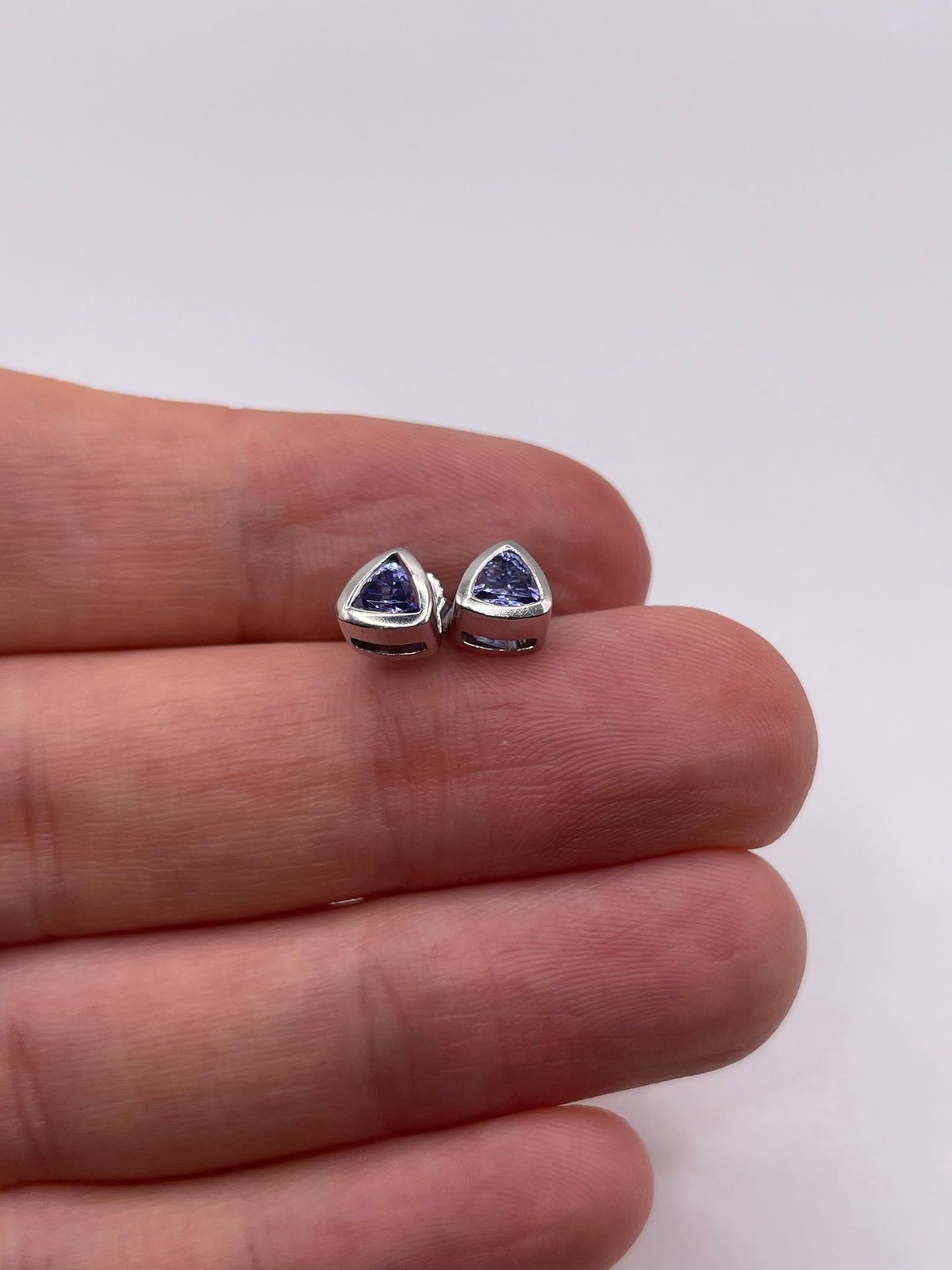 9ct white gold tanzanite earrings