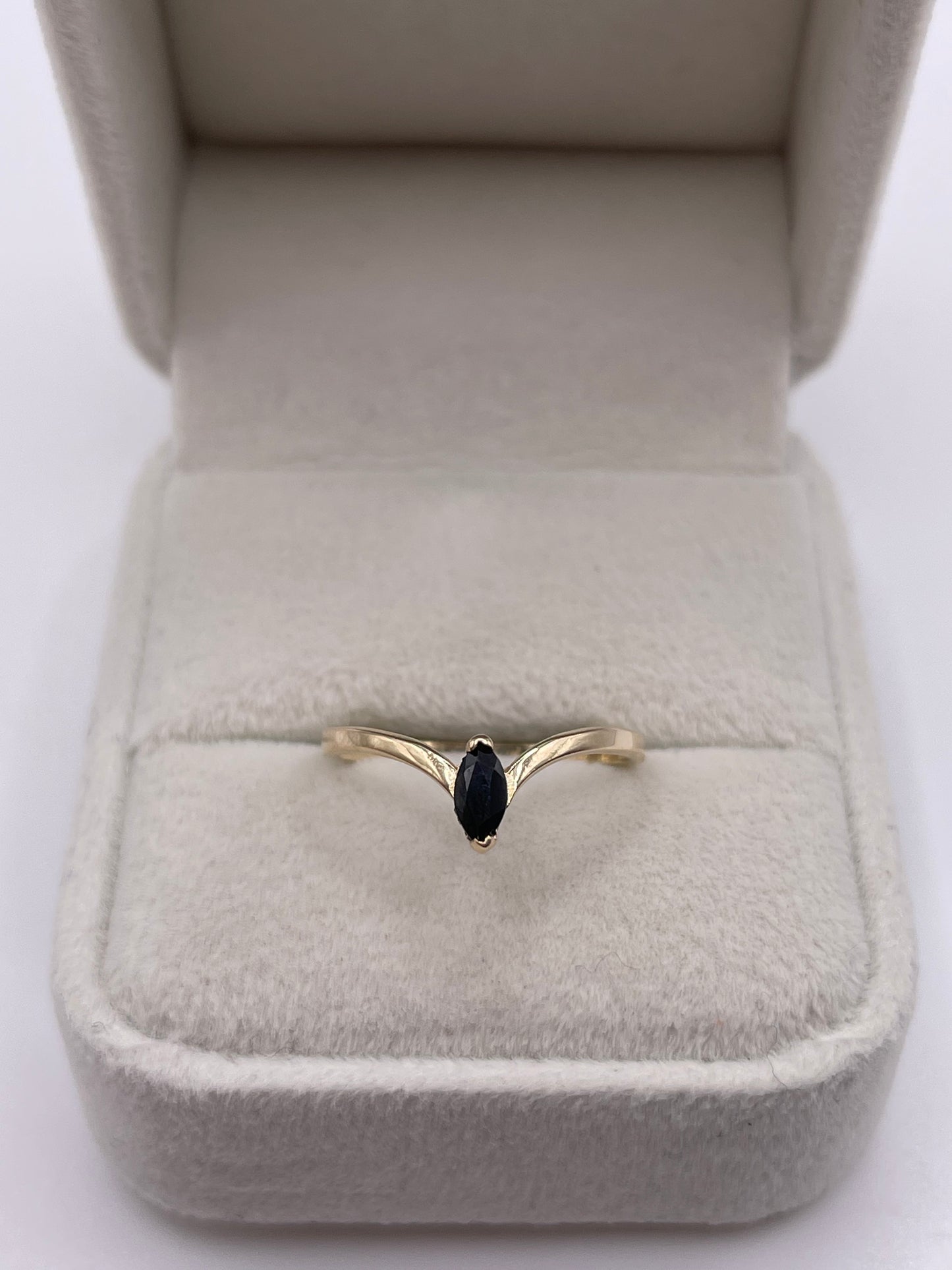 9ct gold sapphire wishbone ring