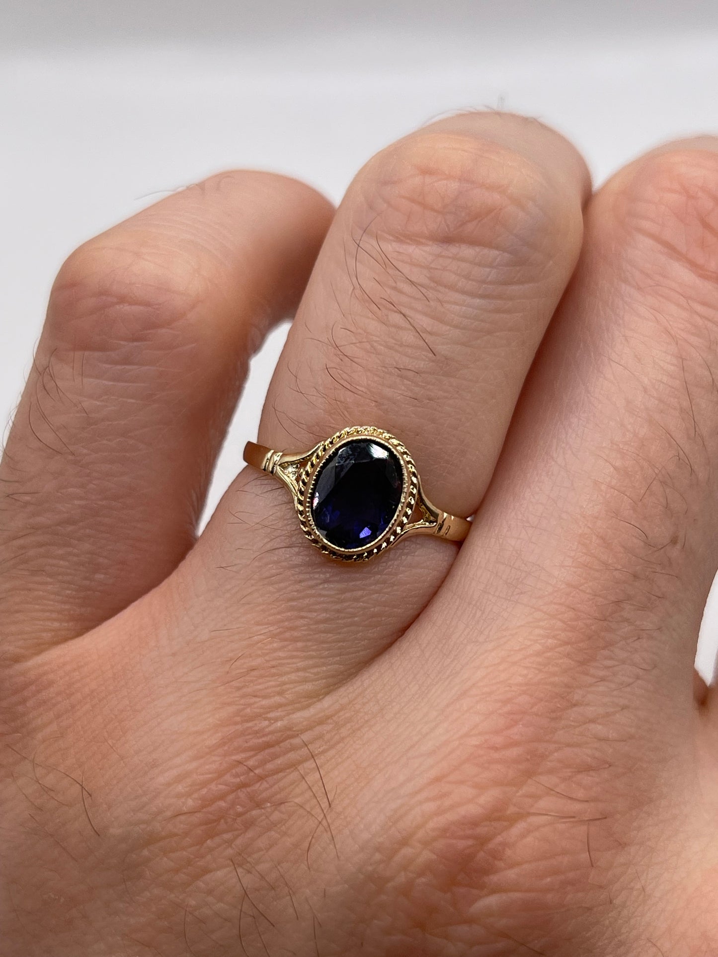 9ct gold iolite ring