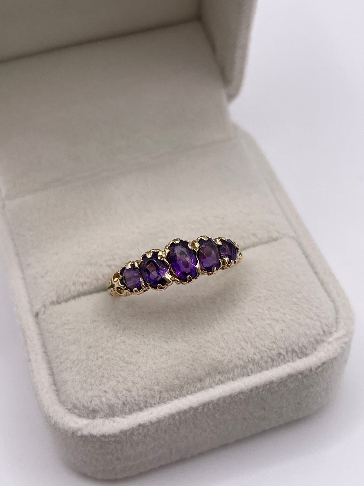 9ct gold amethyst ring