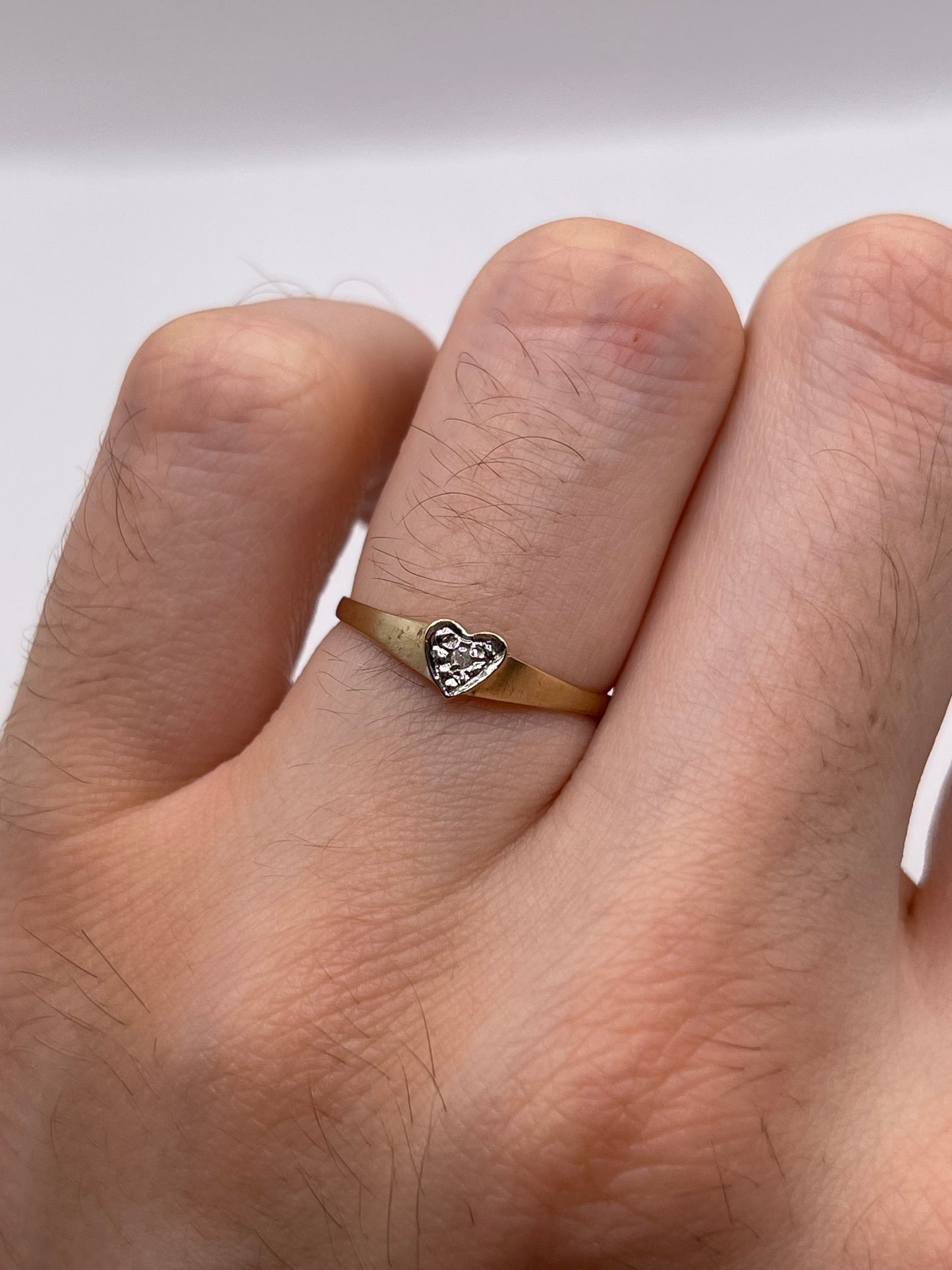 9ct gold diamond ring