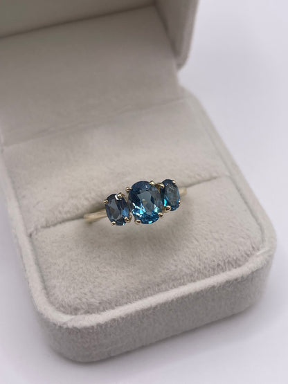 9ct gold blue topaz ring
