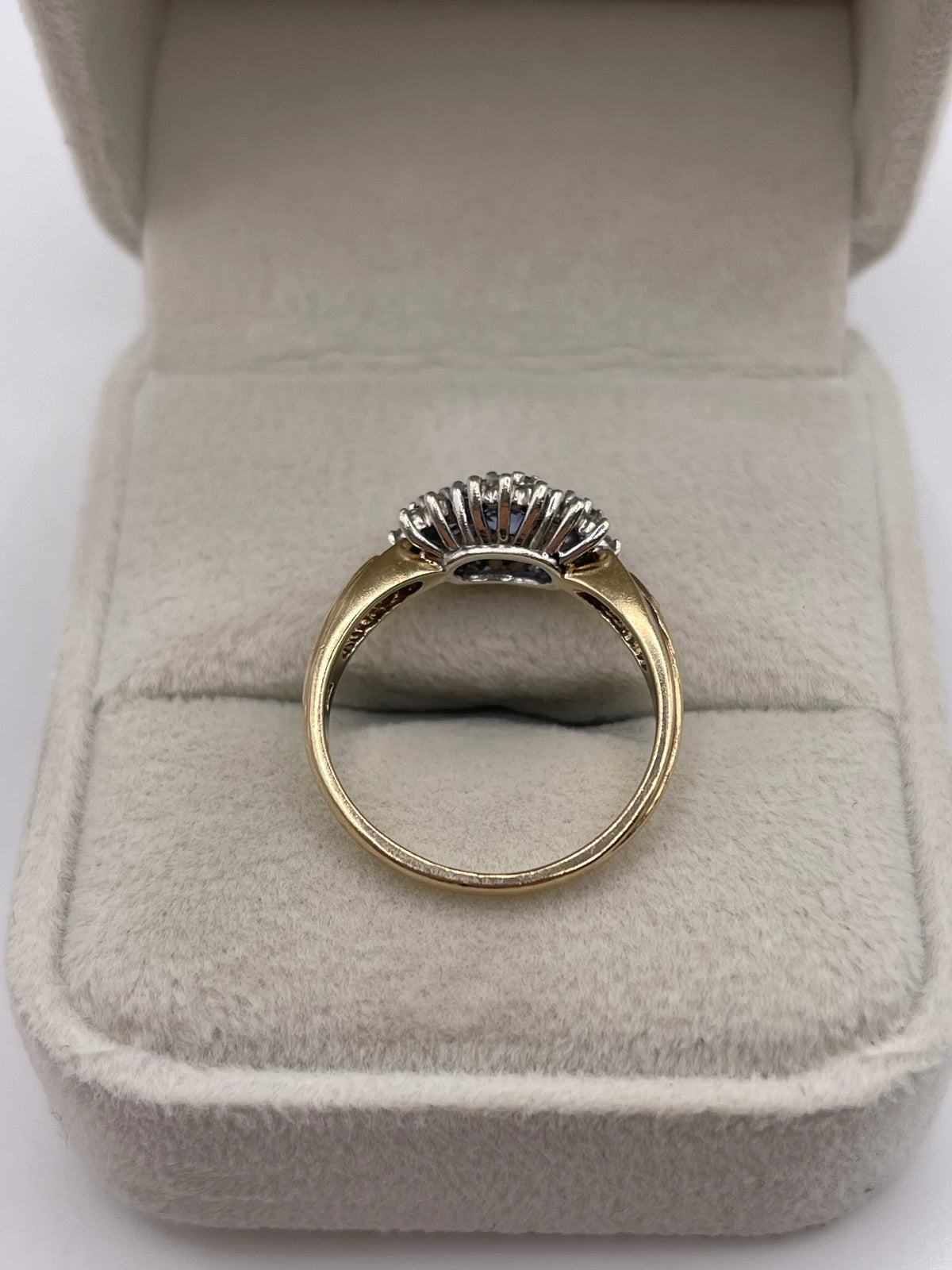 9ct gold sapphire and diamond ring