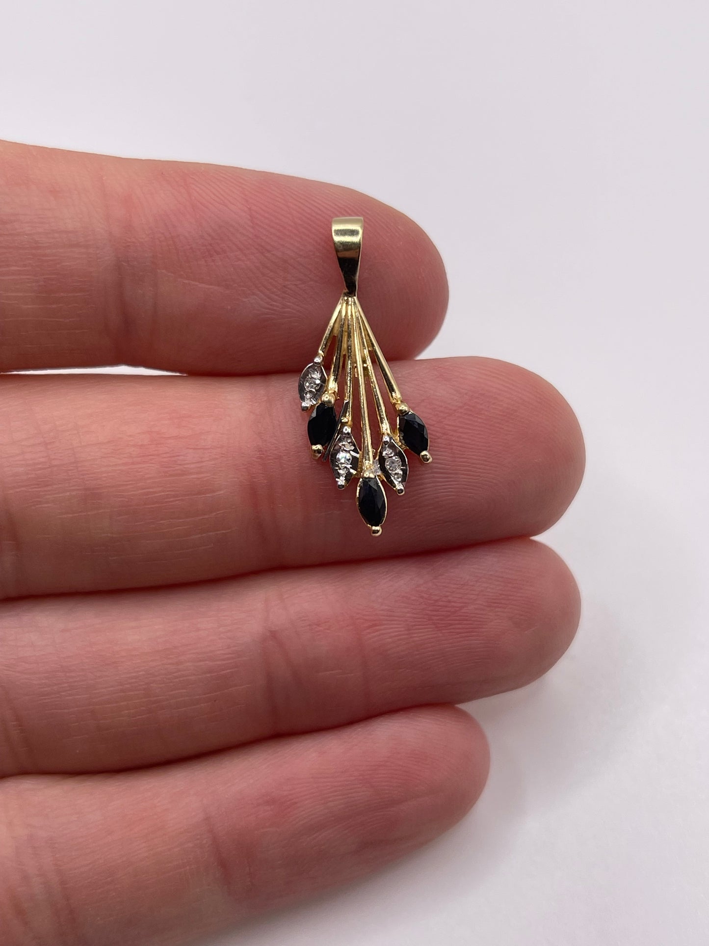 9ct gold sapphire and diamond pendant