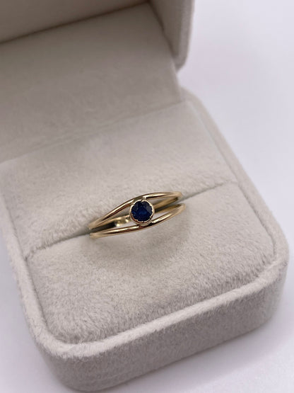 9ct gold sapphire ring