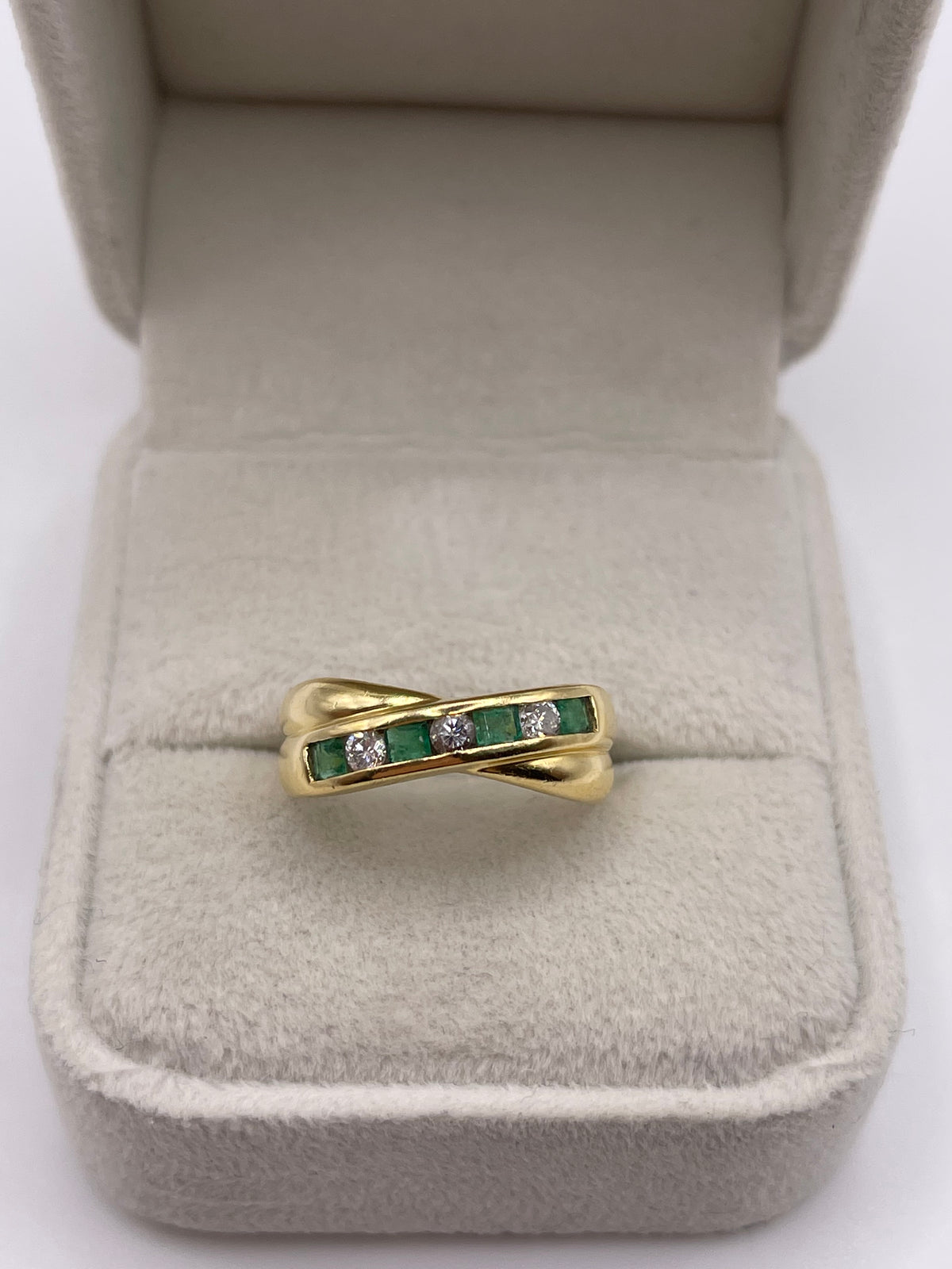 18ct gold emerald and diamond ring
