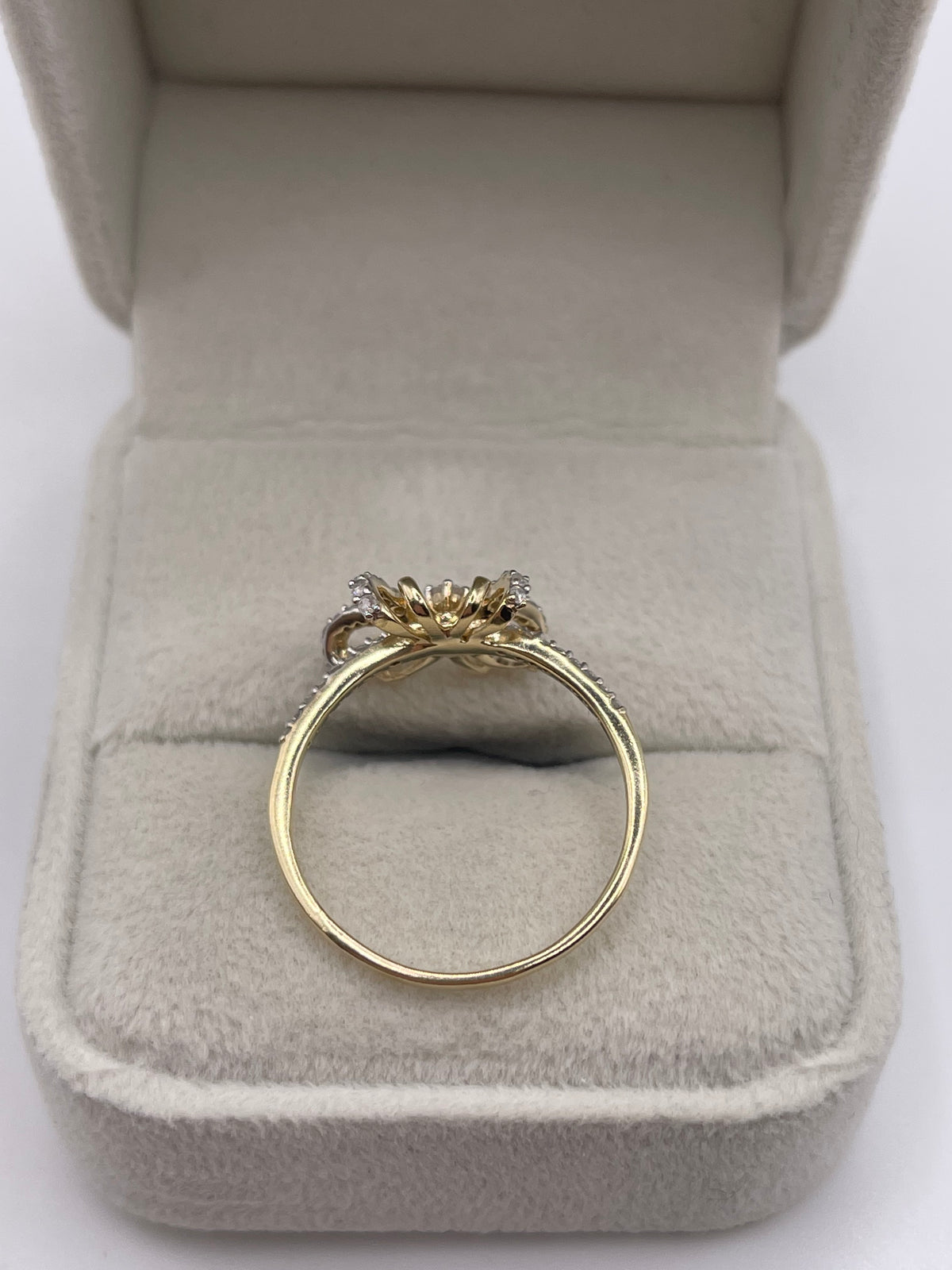 9ct gold diamond cluster ring