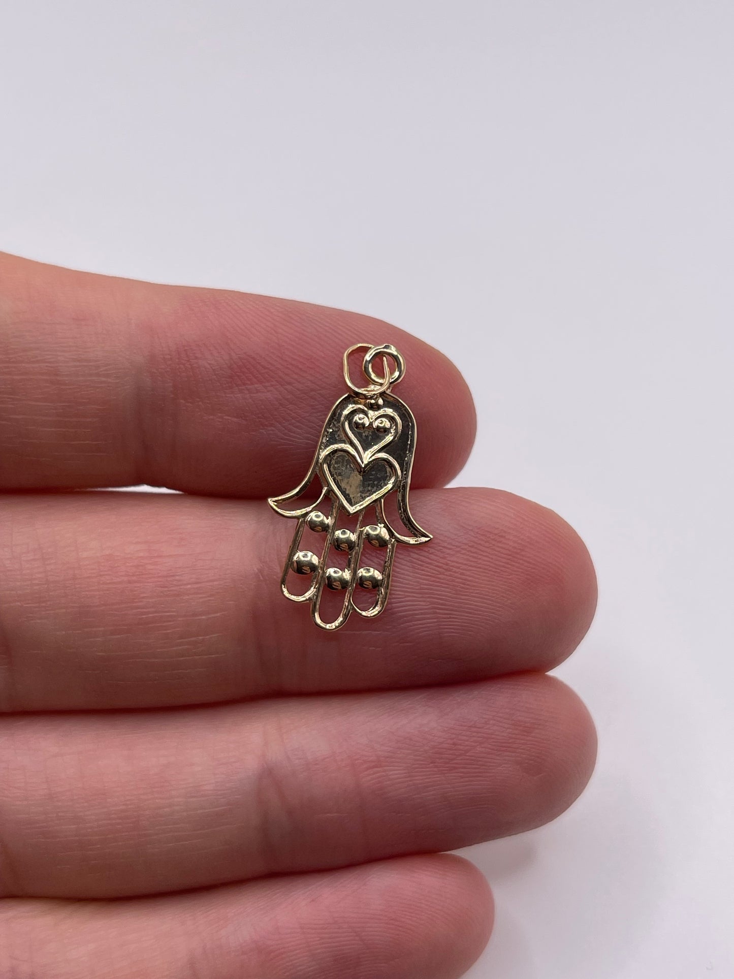 9ct gold hamsa pendant