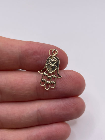 9ct gold hamsa pendant
