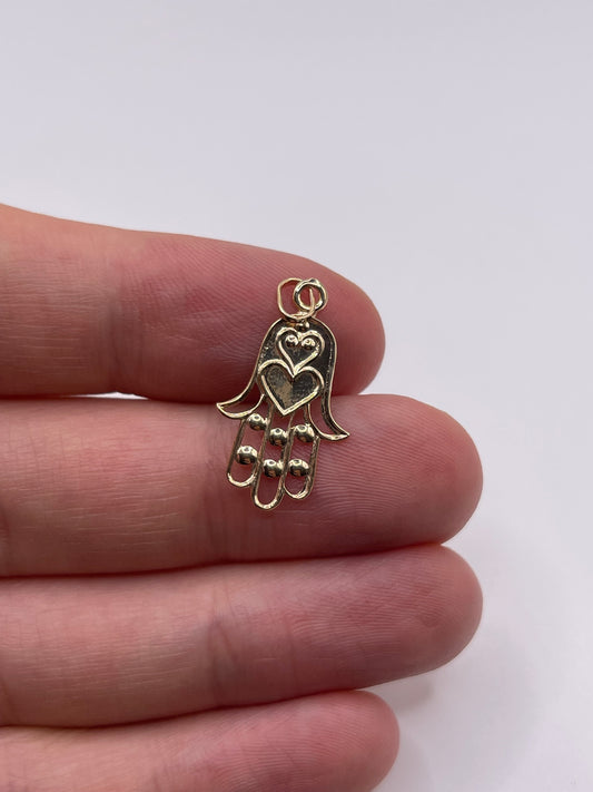 9ct gold hamsa pendant