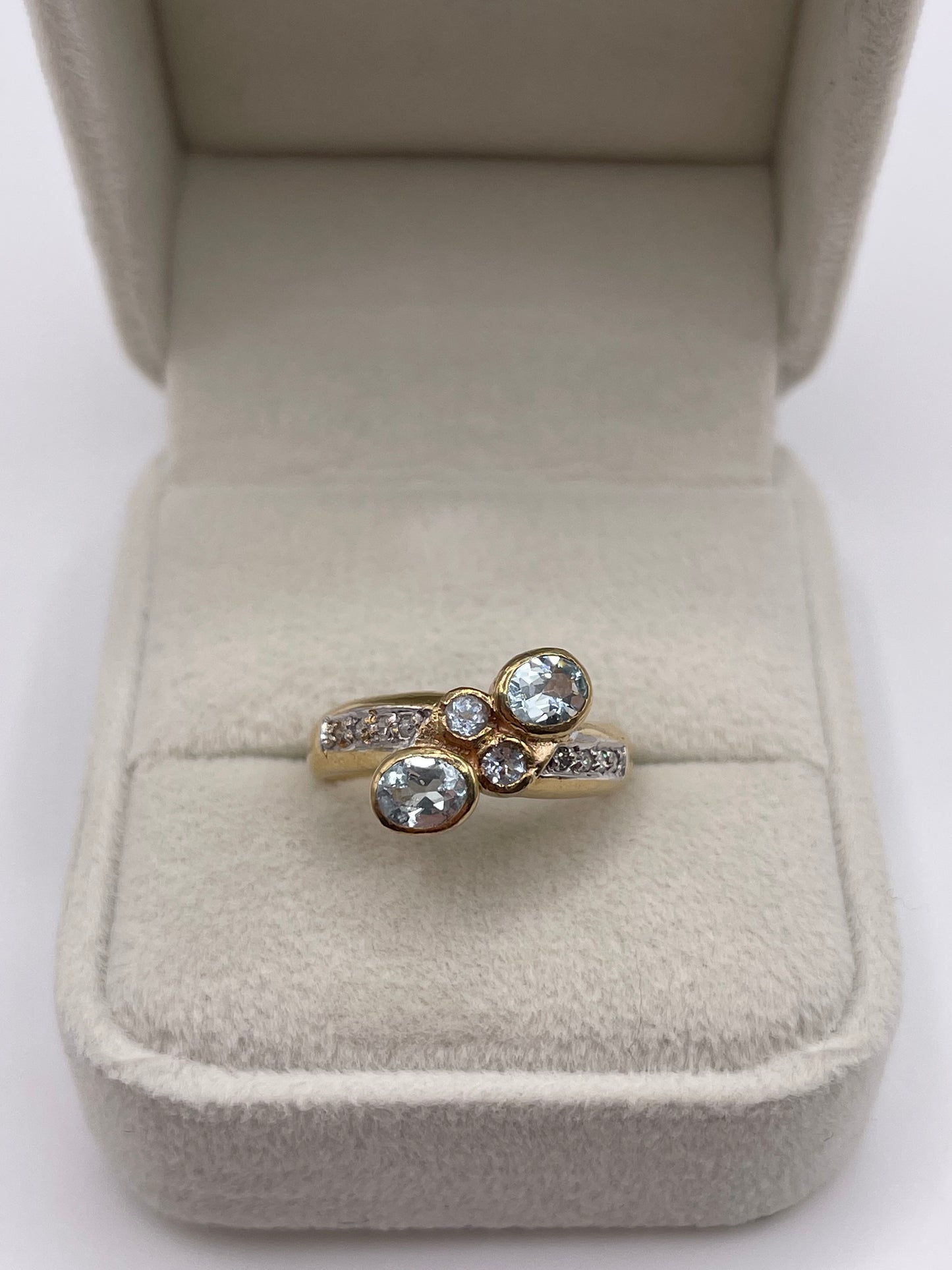 9ct gold topaz and diamond ring