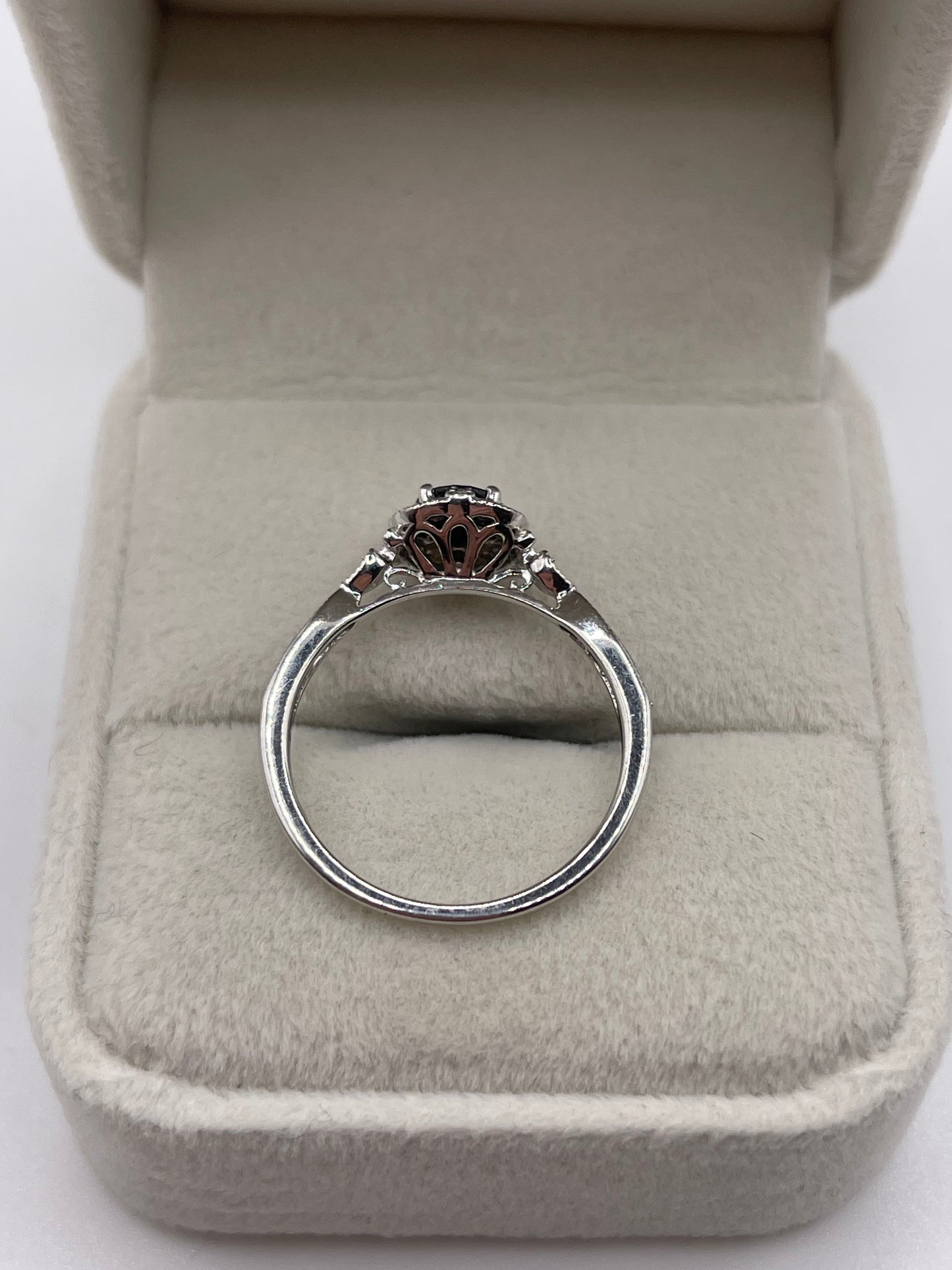 9ct white gold sapphire and diamond ring