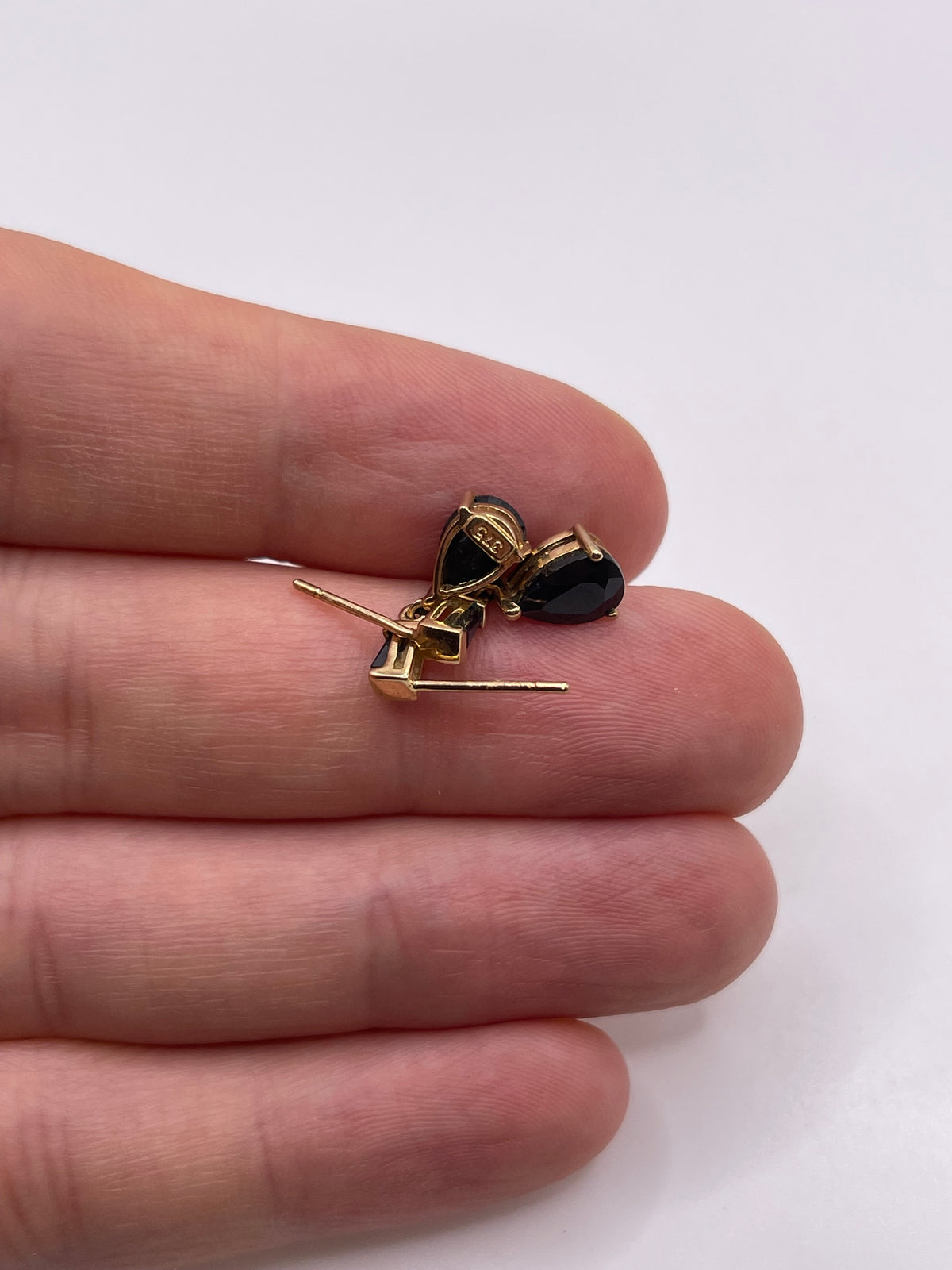 9ct gold sapphire earrings
