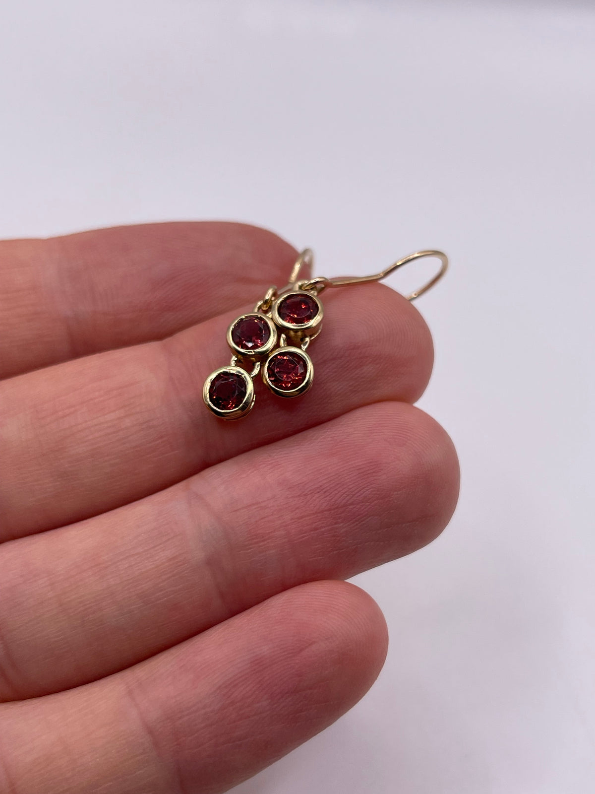 9ct gold garnet earrings