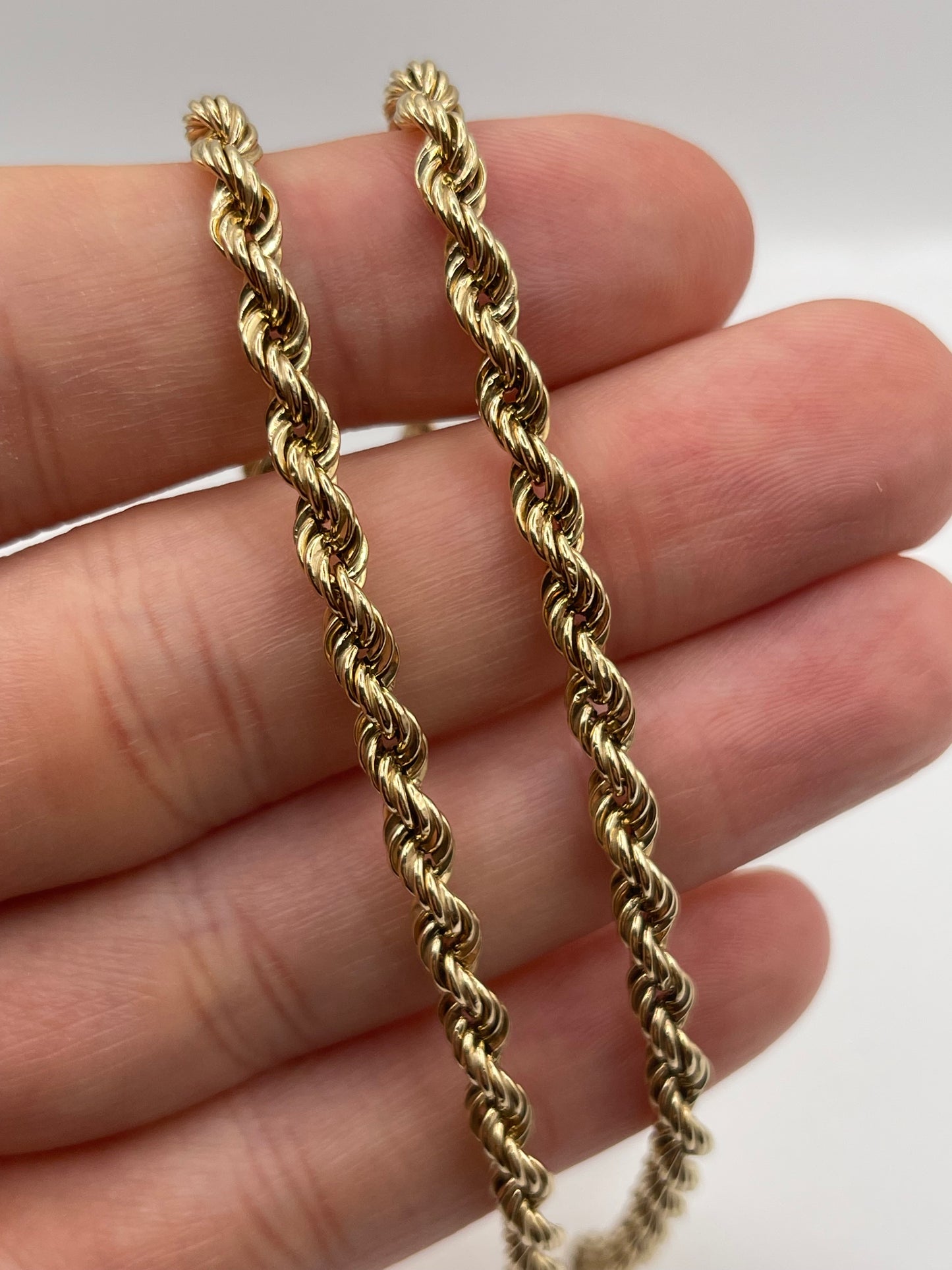 9ct gold chain 147