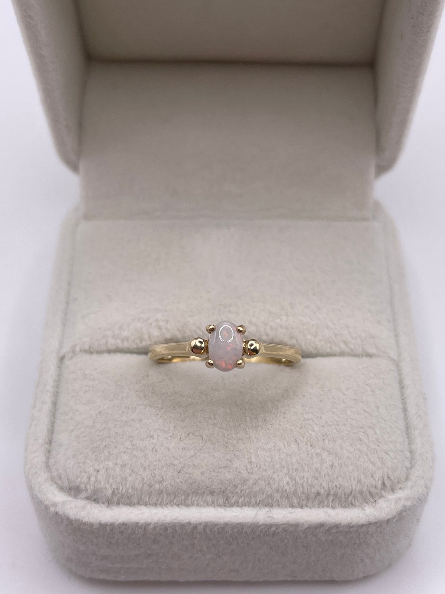 9ct gold opal ring