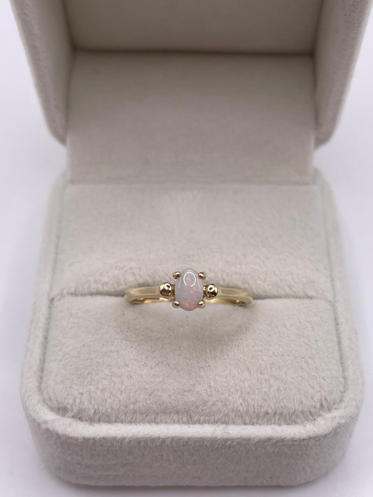 9ct gold opal ring