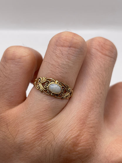9ct gold opal ring