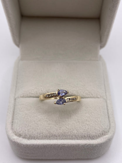 9ct gold tanzanite and diamond ring